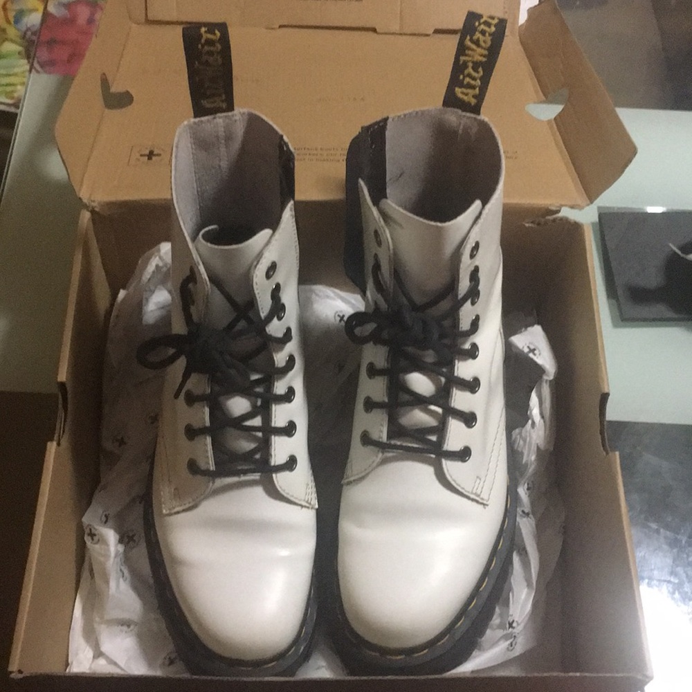 Dr. Martens  - White Jadon - Polished Smooth